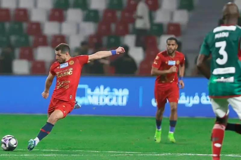 ضمك يحقق التعادل مع الاتفاق بمشاركة طارق حامد، والفيحاء يزيد من تعقيد وضع الأخدود في الدوري السعودي ضمك يحقق التعادل مع الاتفاق بمشاركة طارق حامد، والفيحاء يزيد من تعقيد وضع الأخدود في الدوري السعودي