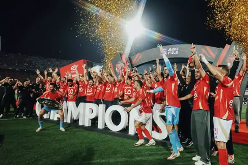 الأهلي يتوج بطلاً والزمالك في المركز الثالث: ترتيب الدوري المصري عقب انتهاء موسم استثنائي الأهلي يتوج بطلاً والزمالك في المركز الثالث: ترتيب الدوري المصري عقب انتهاء موسم استثنائي