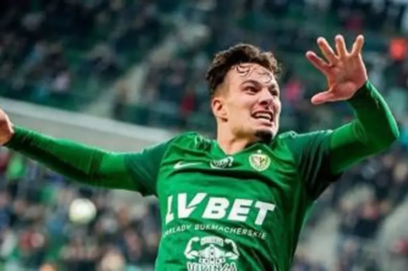 شلاسك البولندي: الأهلي لم يتواصل معنا بشأن التفاوض على أسد الحملاوي شلاسك البولندي: الأهلي لم يتواصل معنا بشأن التفاوض على أسد الحملاوي