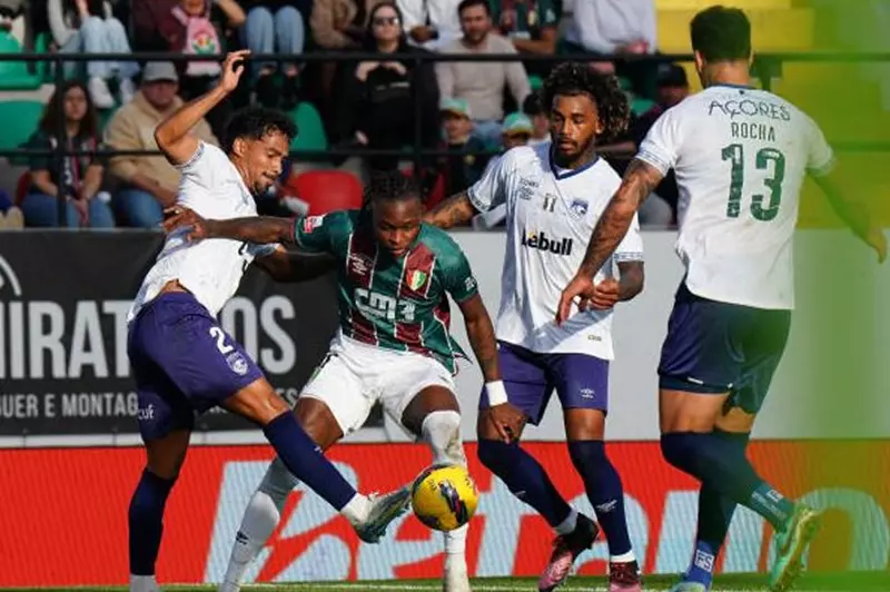 إستريلا البرتغالي يكشف عن إتمام اتفاقه مع الزمالك بخصوص شيكو بانزا عبر ليلا كورة إستريلا البرتغالي يكشف عن إتمام اتفاقه مع الزمالك بخصوص شيكو بانزا عبر ليلا كورة